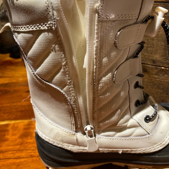 Thermolite girls white winter boots size 2 - Picture 3 of 6